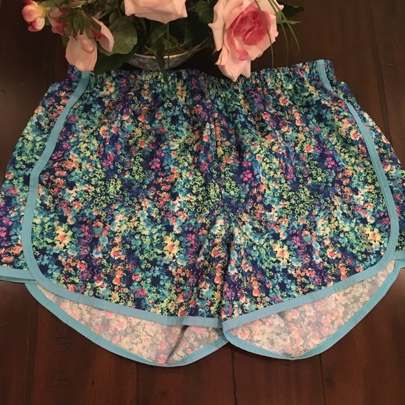 Reebok Shorts - Picture 2 of 3